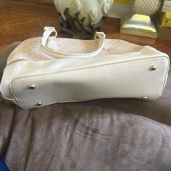 IMAN Handbag - Picture 5 of 5